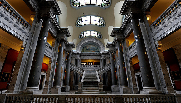 CapitolInsideColumns_004